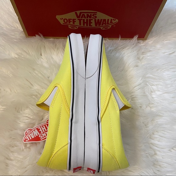 NWT Vans Asher Slip ons Neon Lemon Tonic Women’s 7 - Picture 2 of 3
